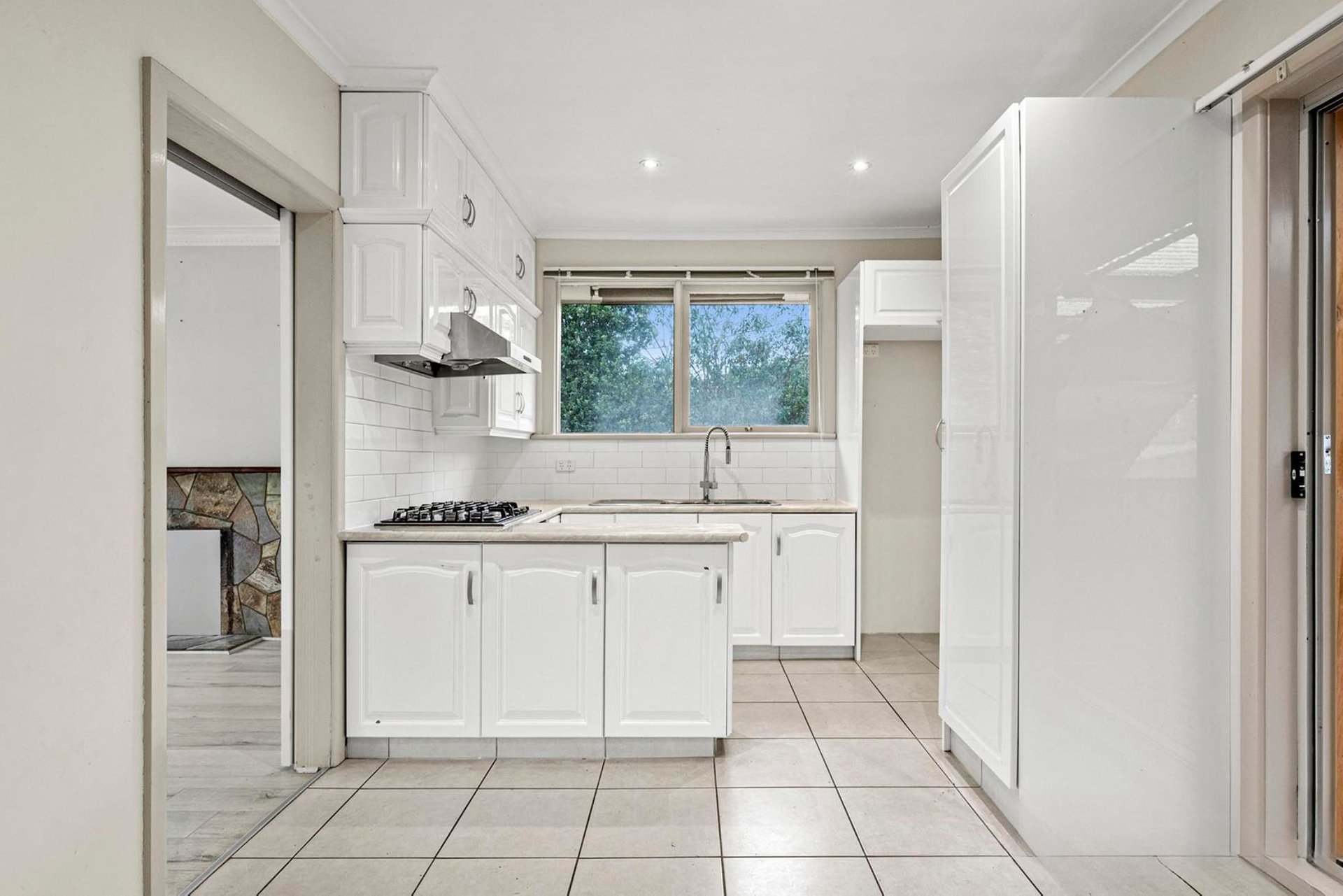 75 Mount View Parade, Croydon image 3