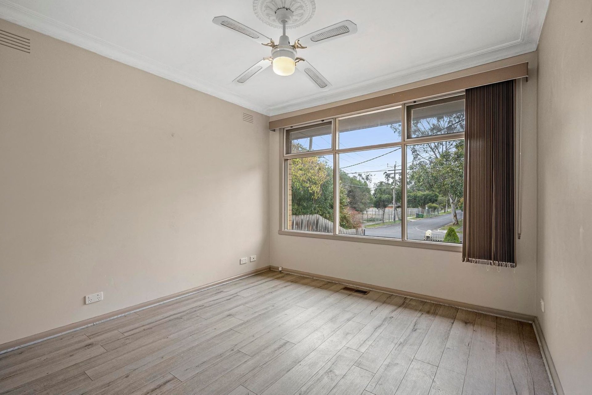 75 Mount View Parade, Croydon image 5