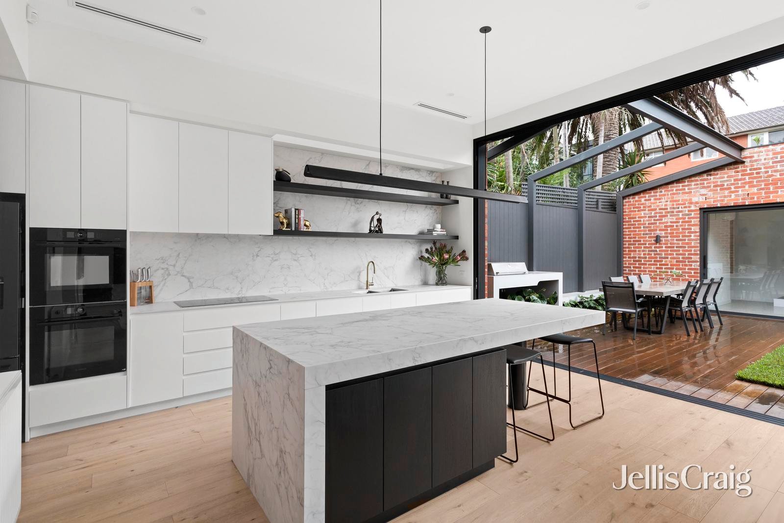 75 Ormond Esplanade, Elwood image 3