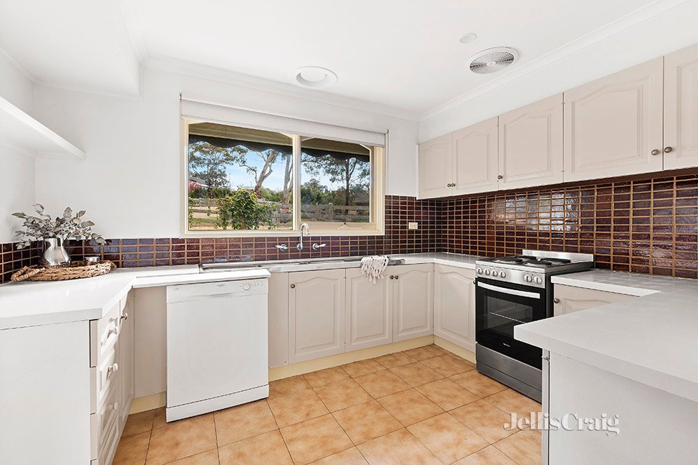 75 River Avenue, Plenty image 2