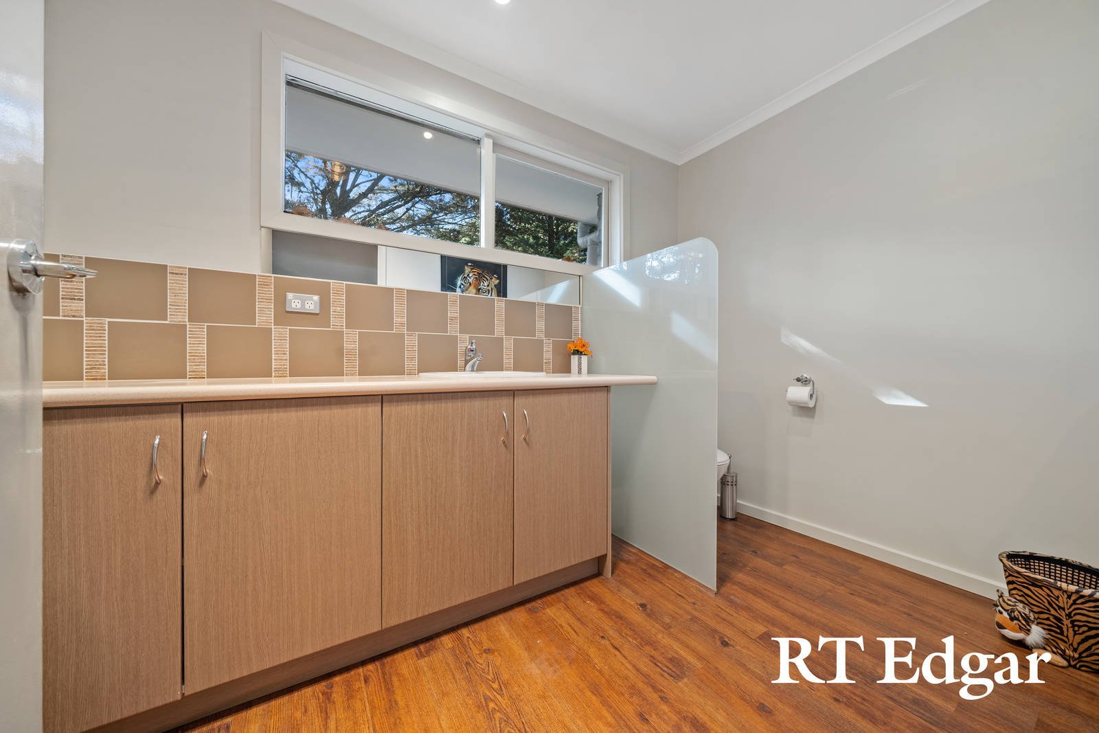 Property Gallery Thumbnail 13
