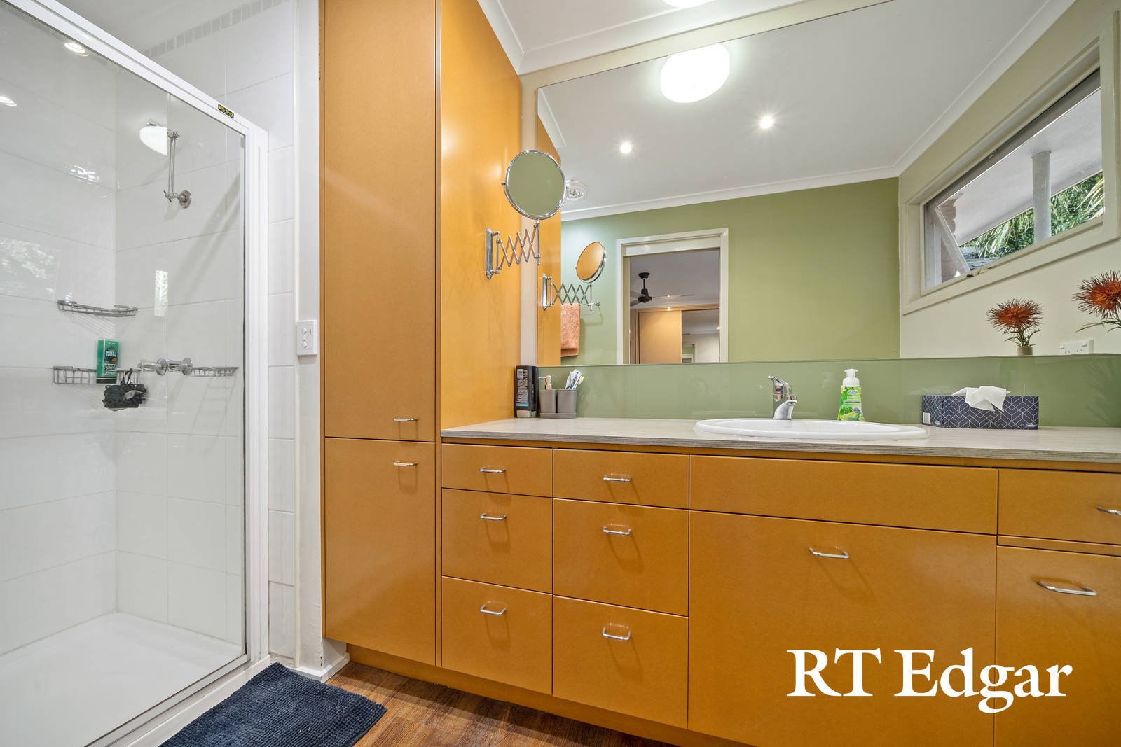 Property Gallery Thumbnail 18