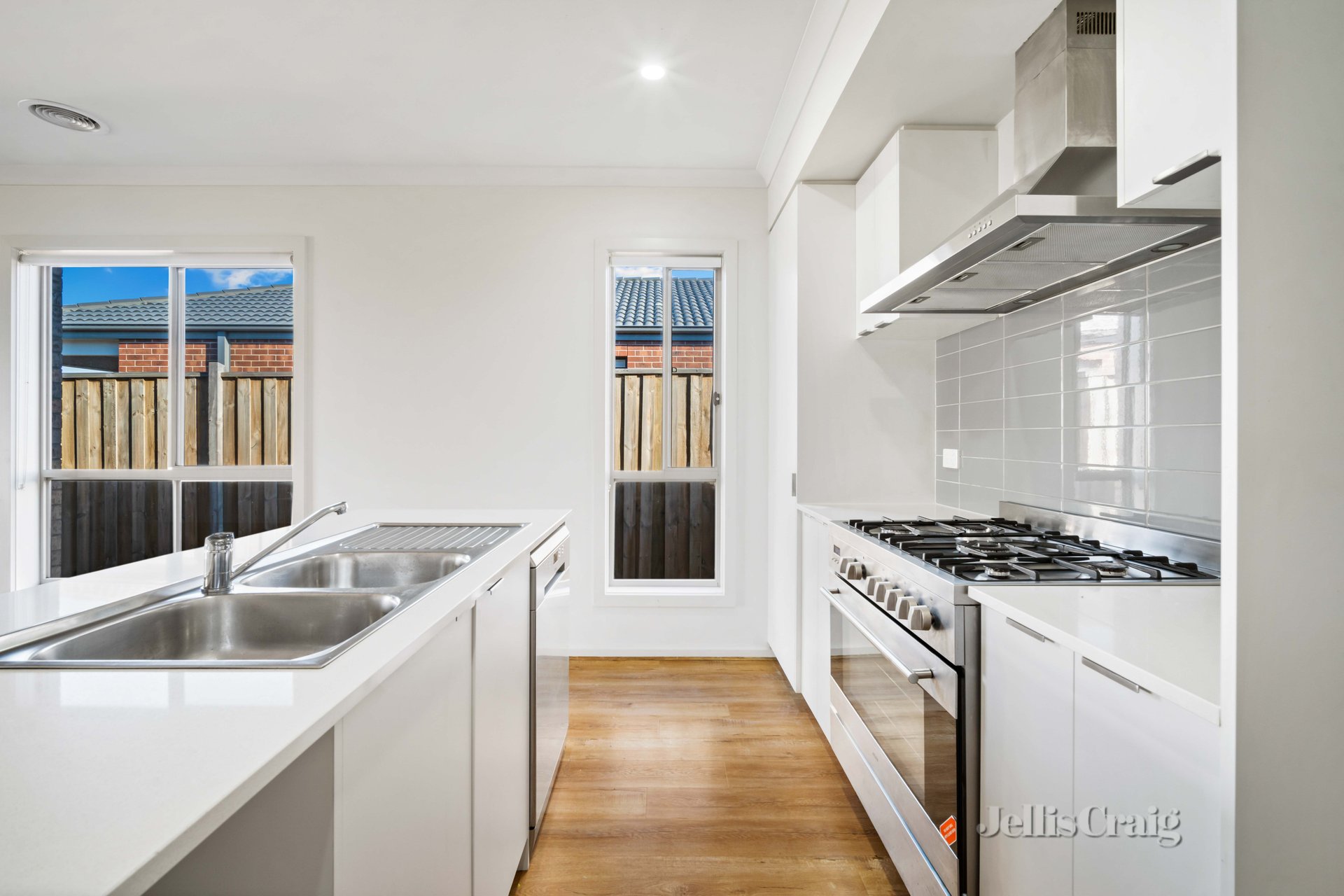 75 Sundance Boulevard, Winter Valley image 3