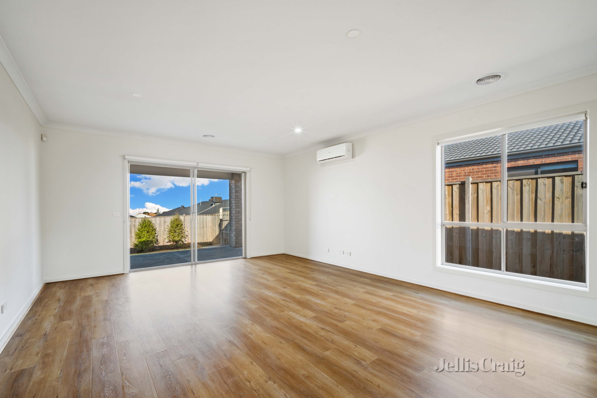 75 Sundance Boulevard, Winter Valley image 5