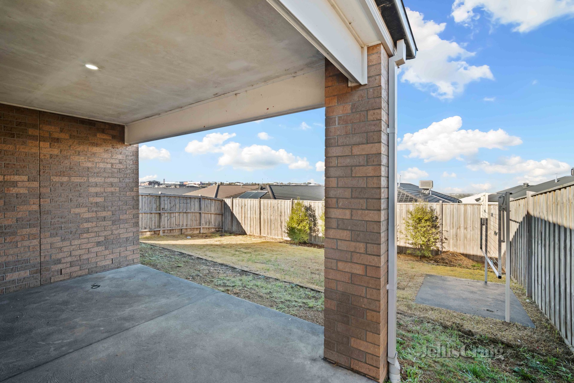 75 Sundance Boulevard, Winter Valley image 8