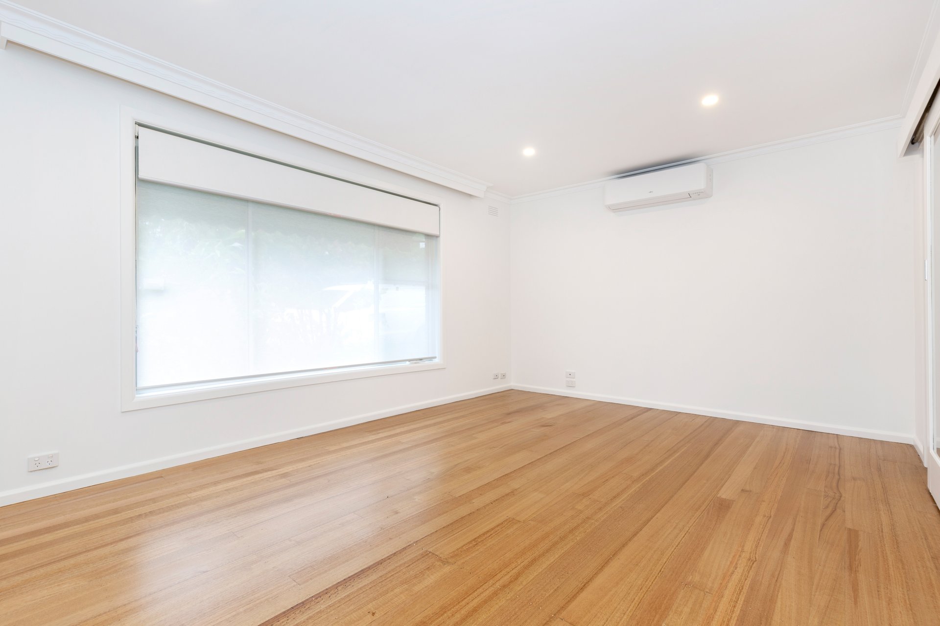 7/5 Travellyn Court, Blackburn South image 2