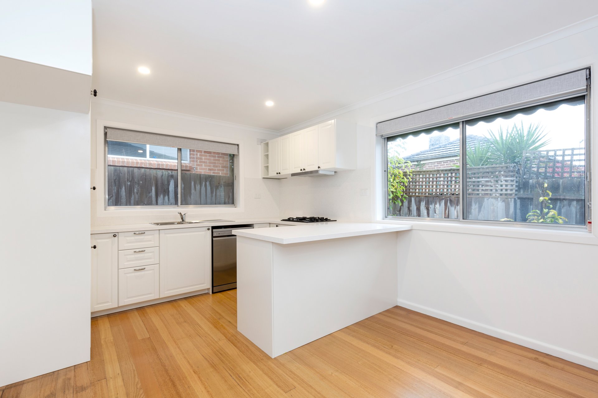 7/5 Travellyn Court, Blackburn South image 4