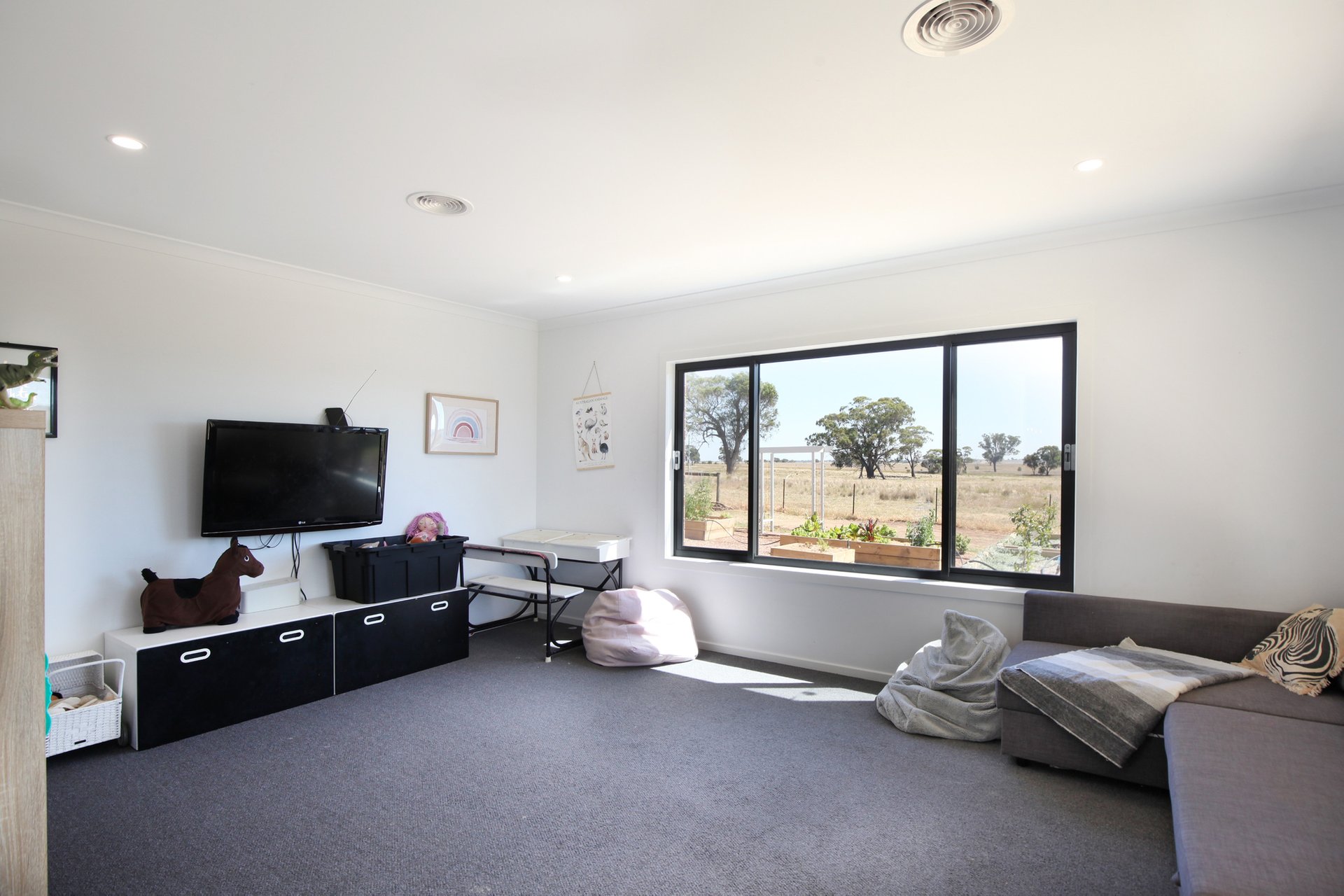 Property Gallery Thumbnail 10