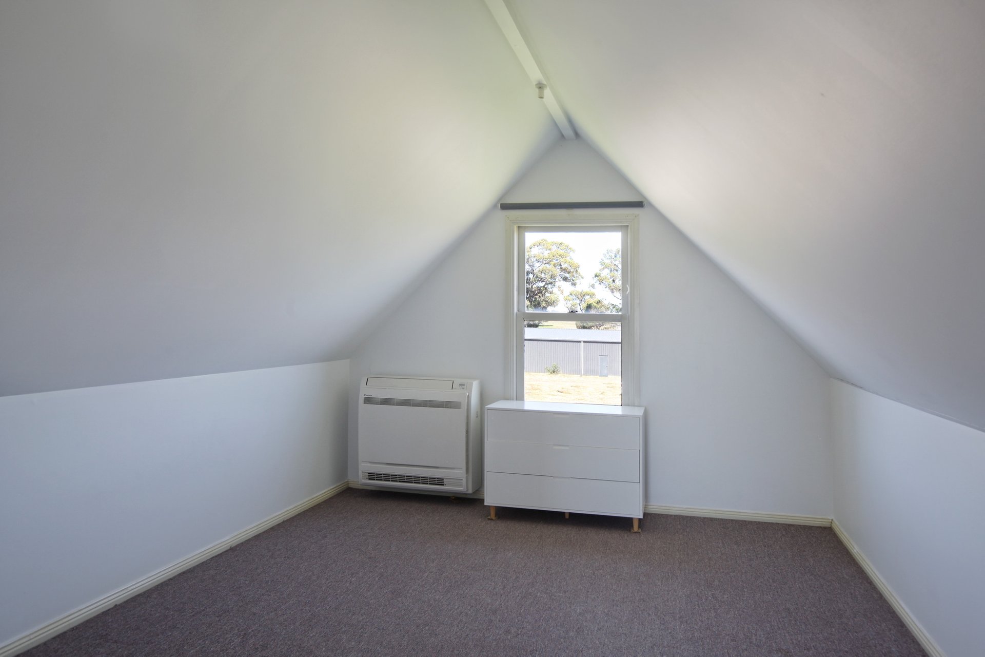Property Gallery Thumbnail 24