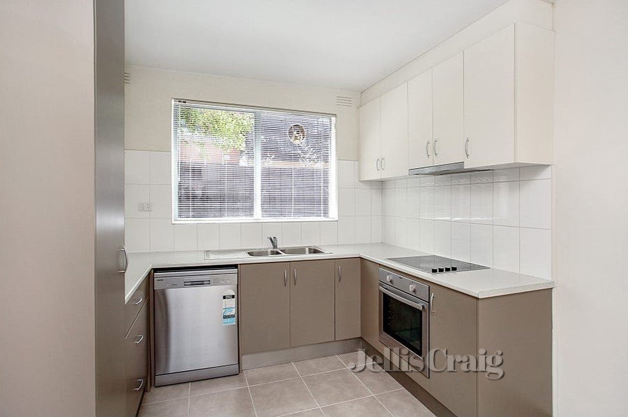 7/51 Stephen Street, Yarraville image 3