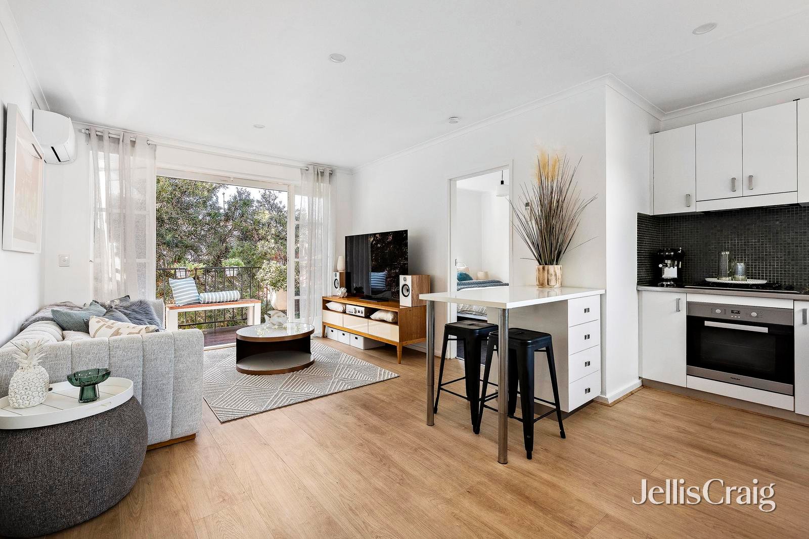 7/52 Clyde Street, St&nbsp;Kilda image 2