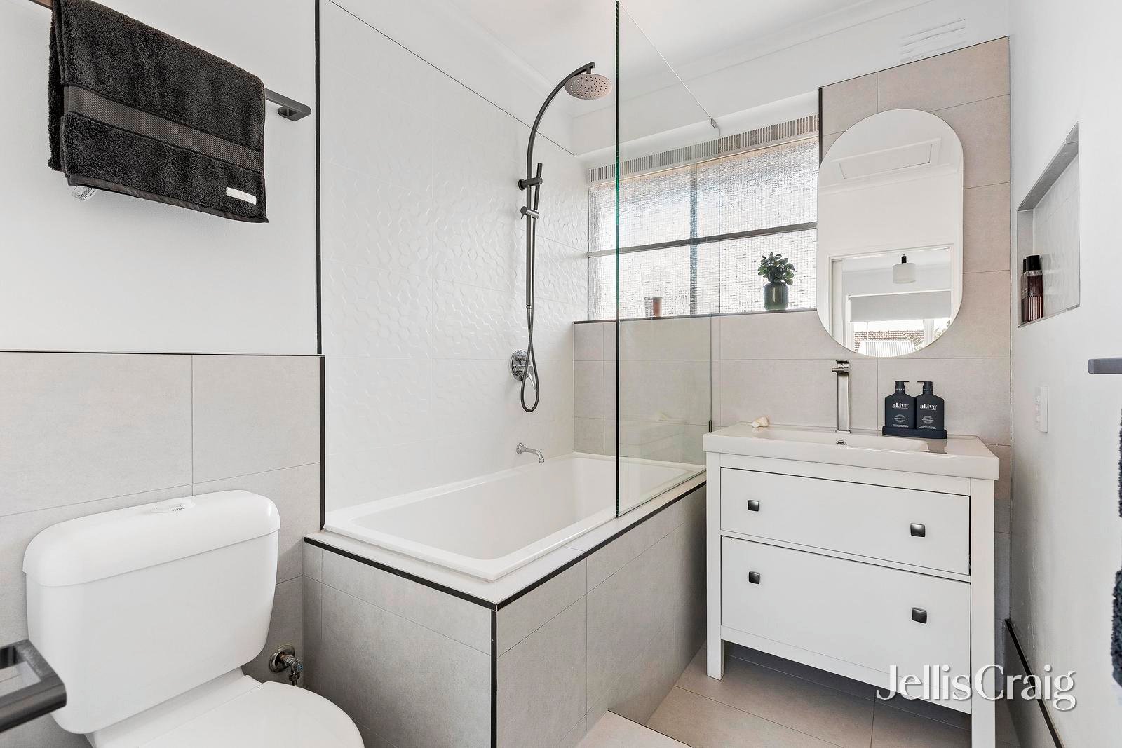 7/52 Clyde Street, St&nbsp;Kilda image 13