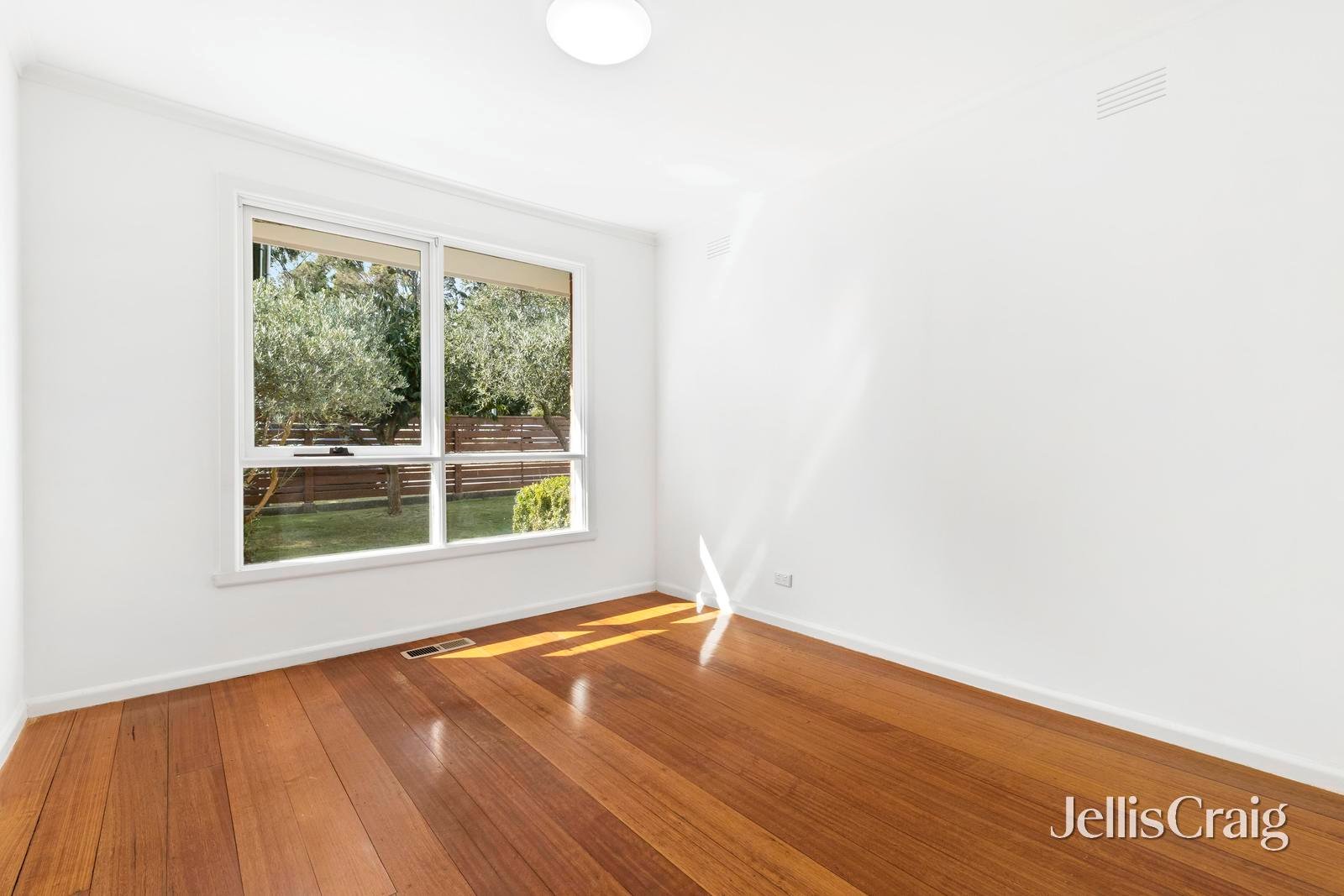 756 Ferntree Gully Road, Wheelers&nbsp;Hill image 9