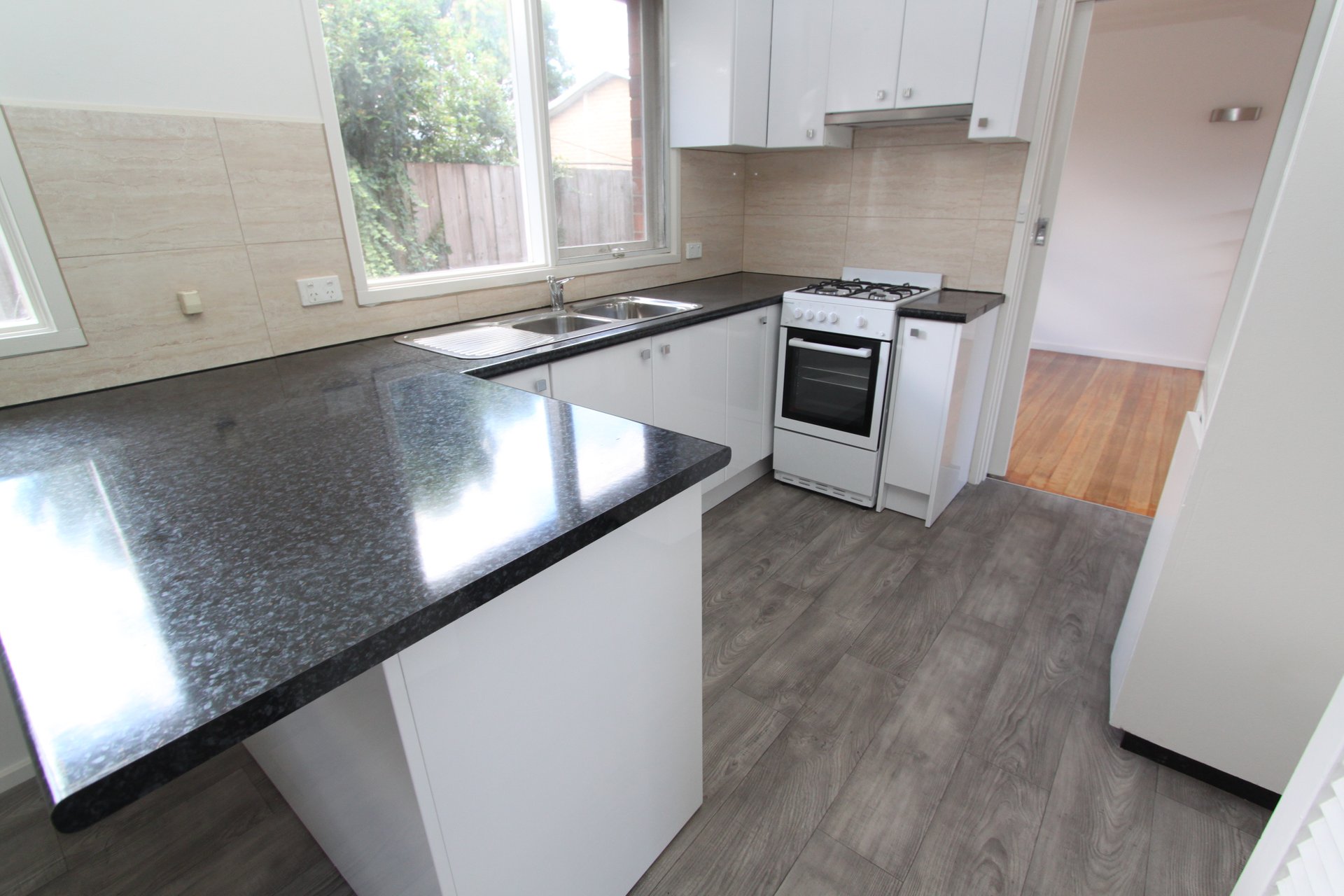 Property Gallery Thumbnail 4
