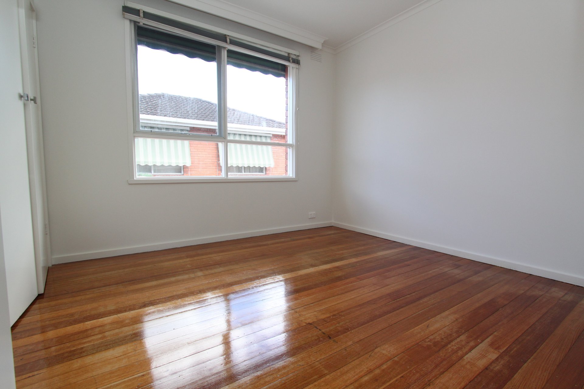 Property Gallery Thumbnail 6