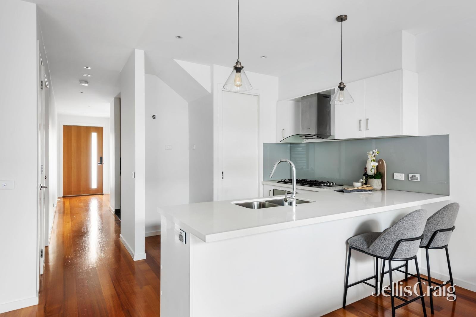 75B Nepean Highway, Mentone image 6