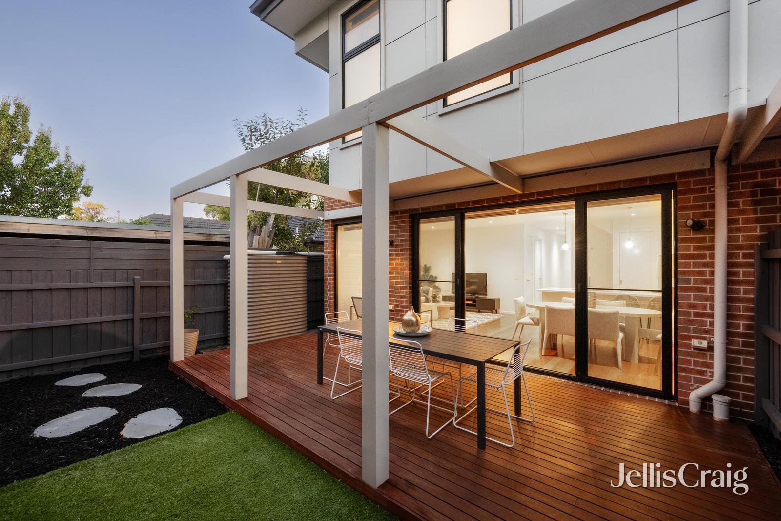 75B Nepean Highway, Mentone image 14