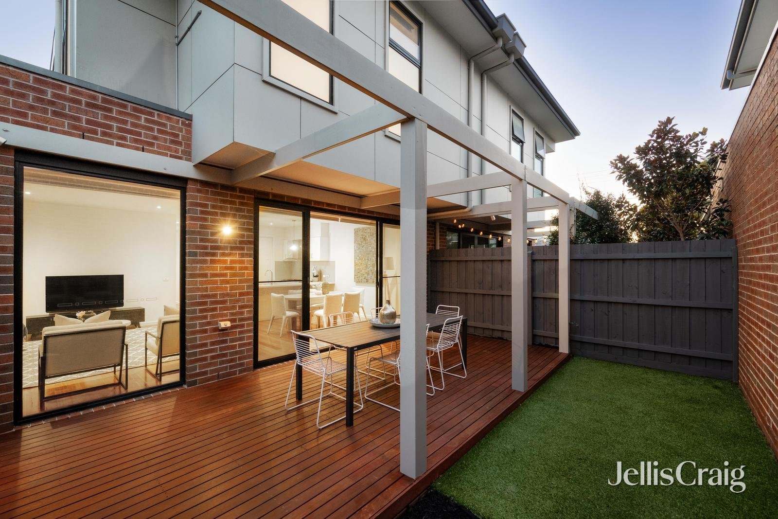 75B Nepean Highway, Mentone image 15