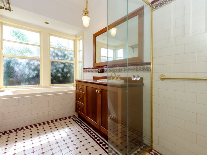 76 Albion Road, Box Hill image 2