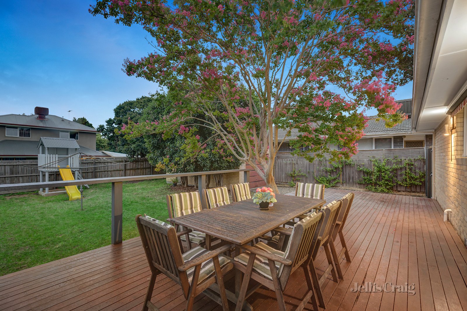 76 Barter Crescent, Forest Hill image 10