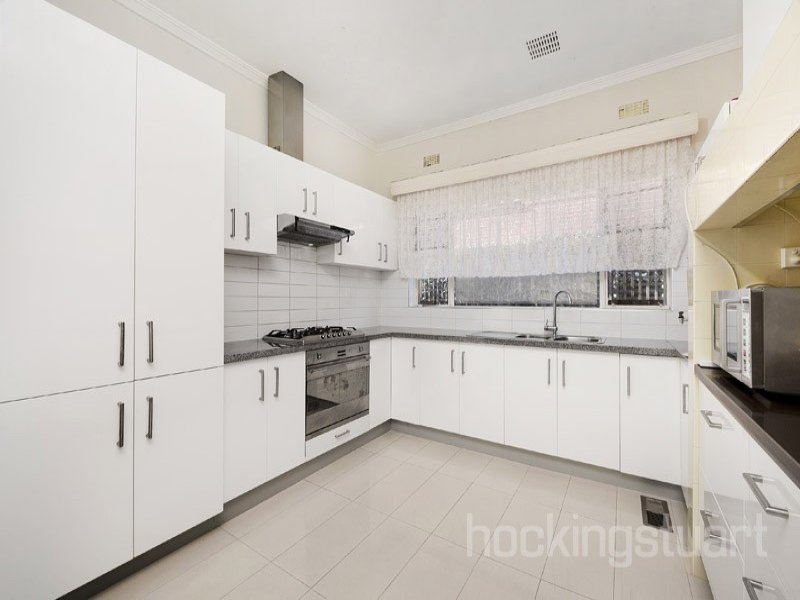 76 Belmore Road, Balwyn image 4