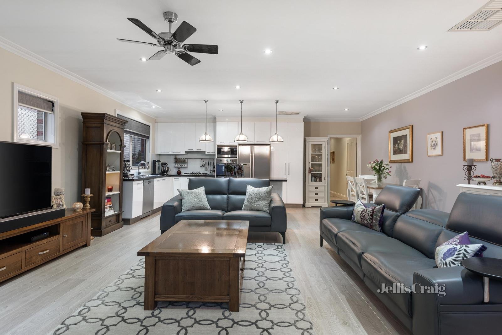 76 Deakin Street, Bentleigh East image 4