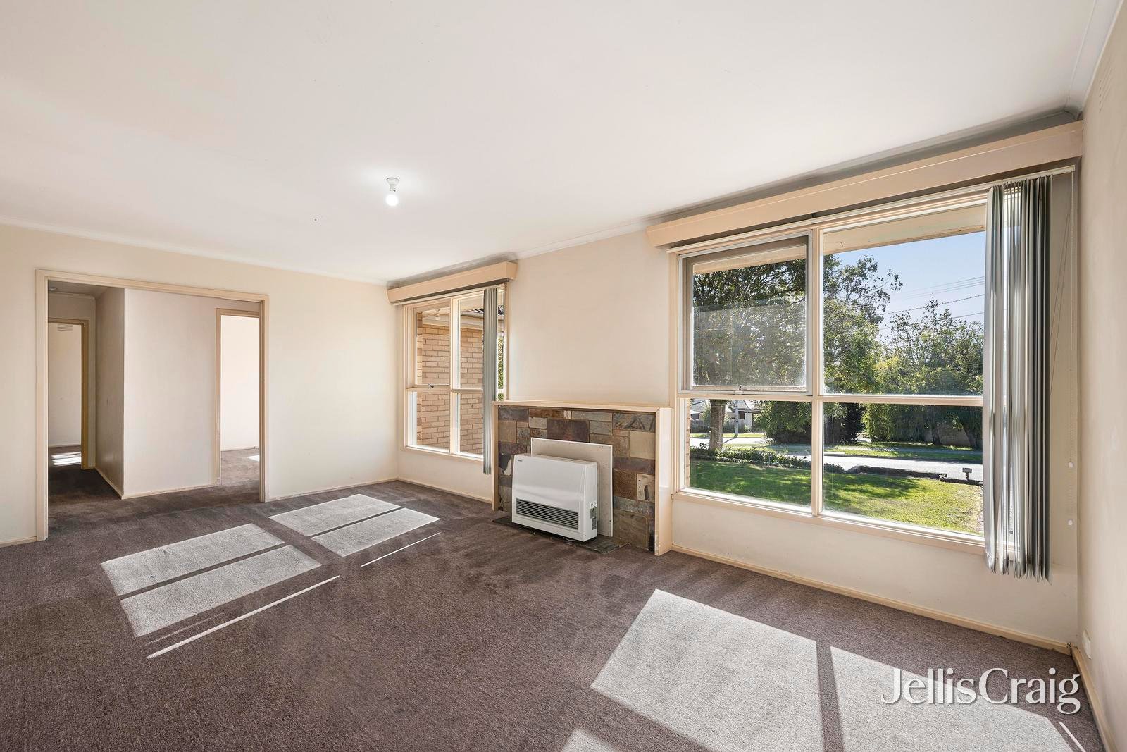 76 Dryden Concourse, Mooroolbark image 3