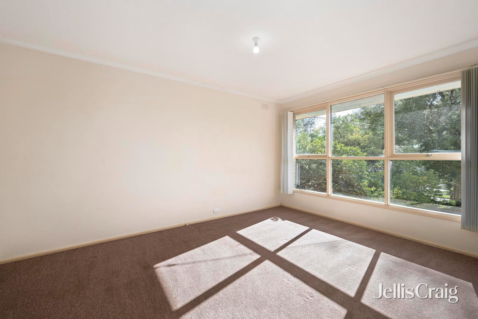 76 Dryden Concourse, Mooroolbark image 5