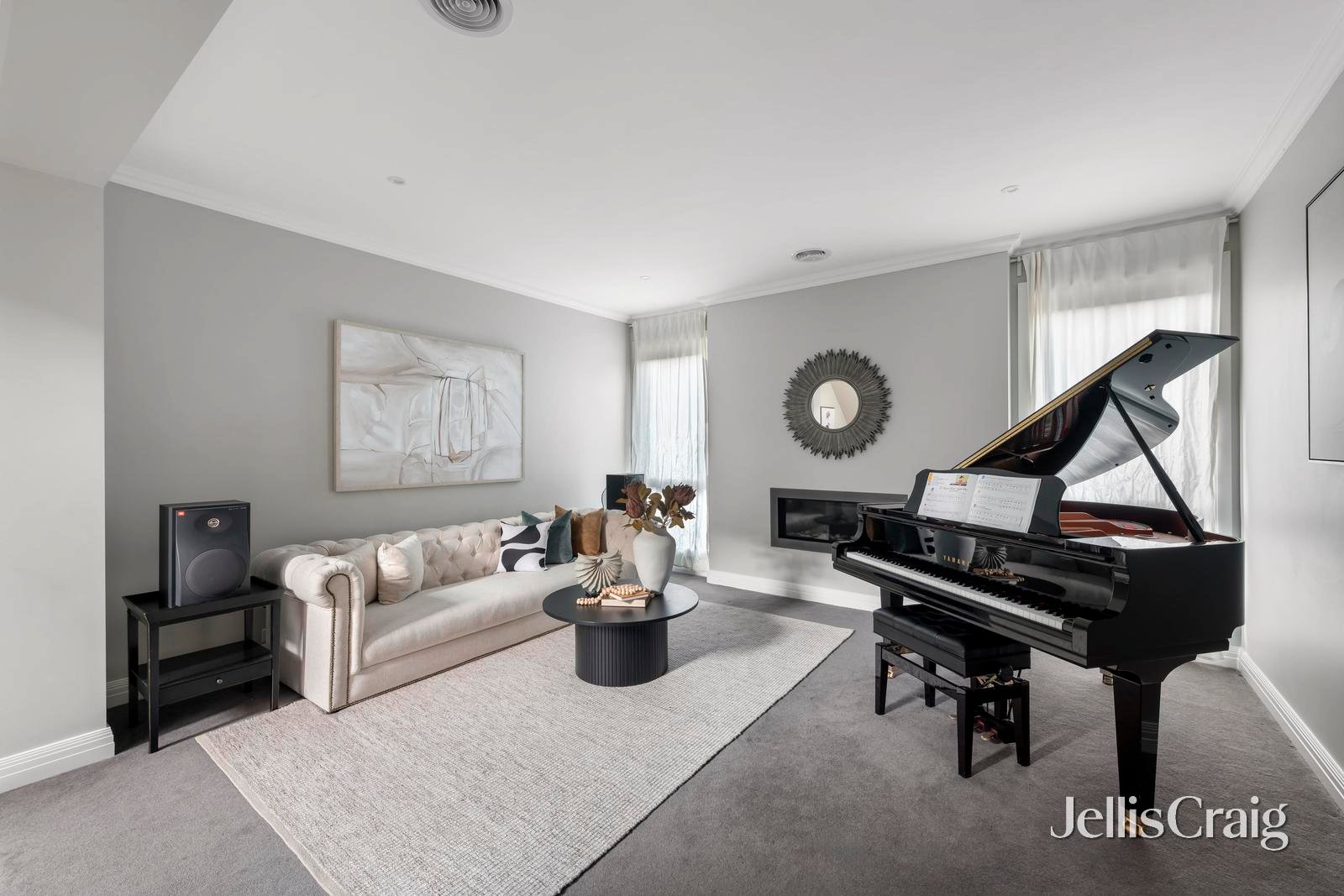 76 Harp Road, Kew image 2