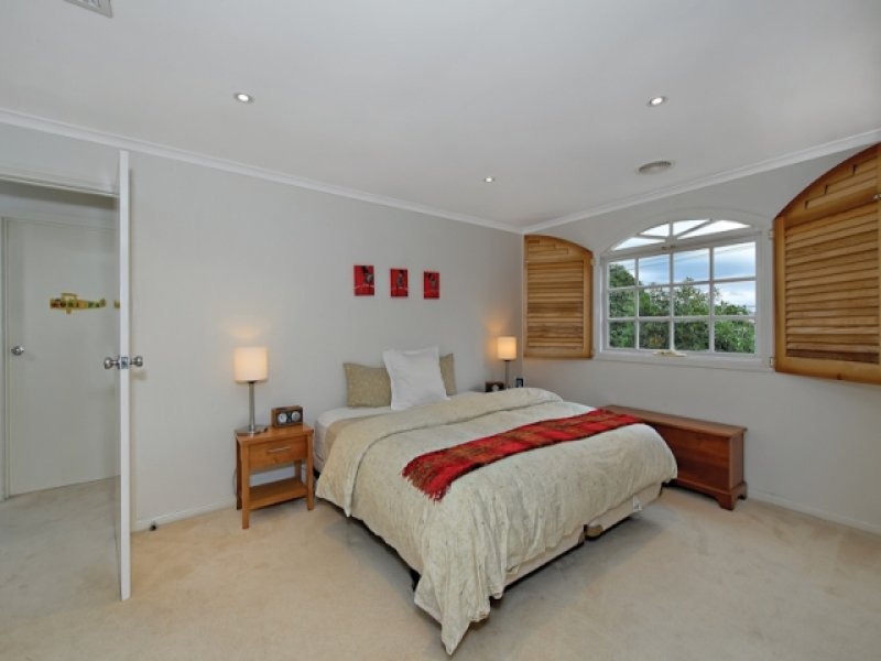 76 Landcox Street, Brighton East image 4