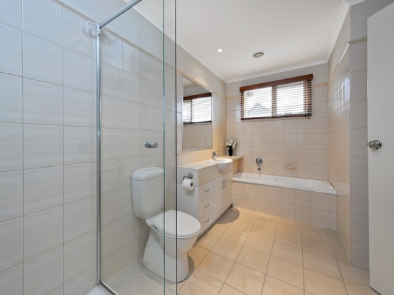 76 Landcox Street, Brighton East image 6
