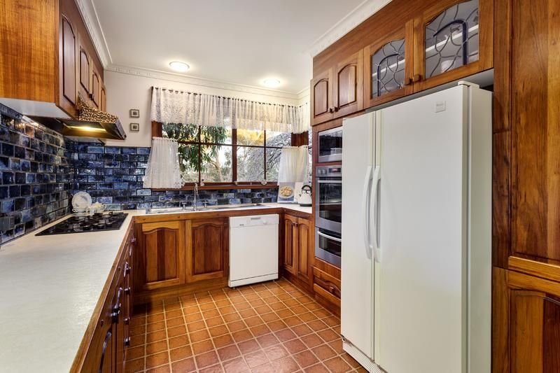 76 Landscape Drive, Doncaster East image 3