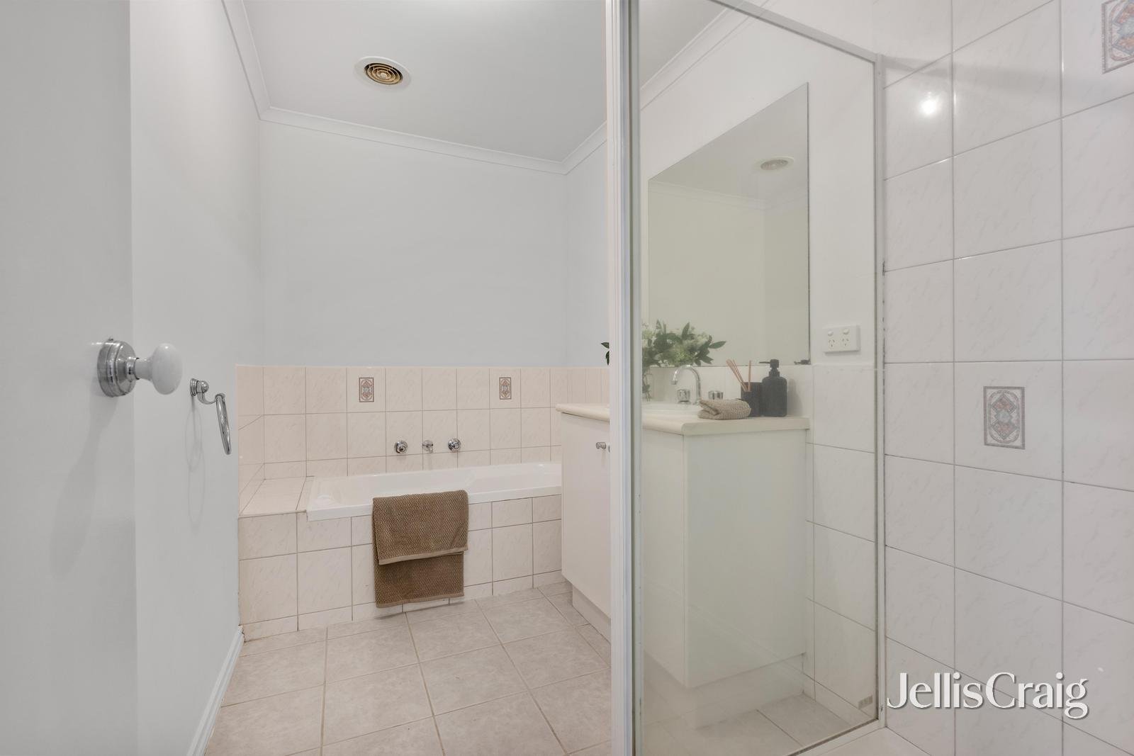 76 Larch Crescent, Mount&nbsp;Waverley image 9