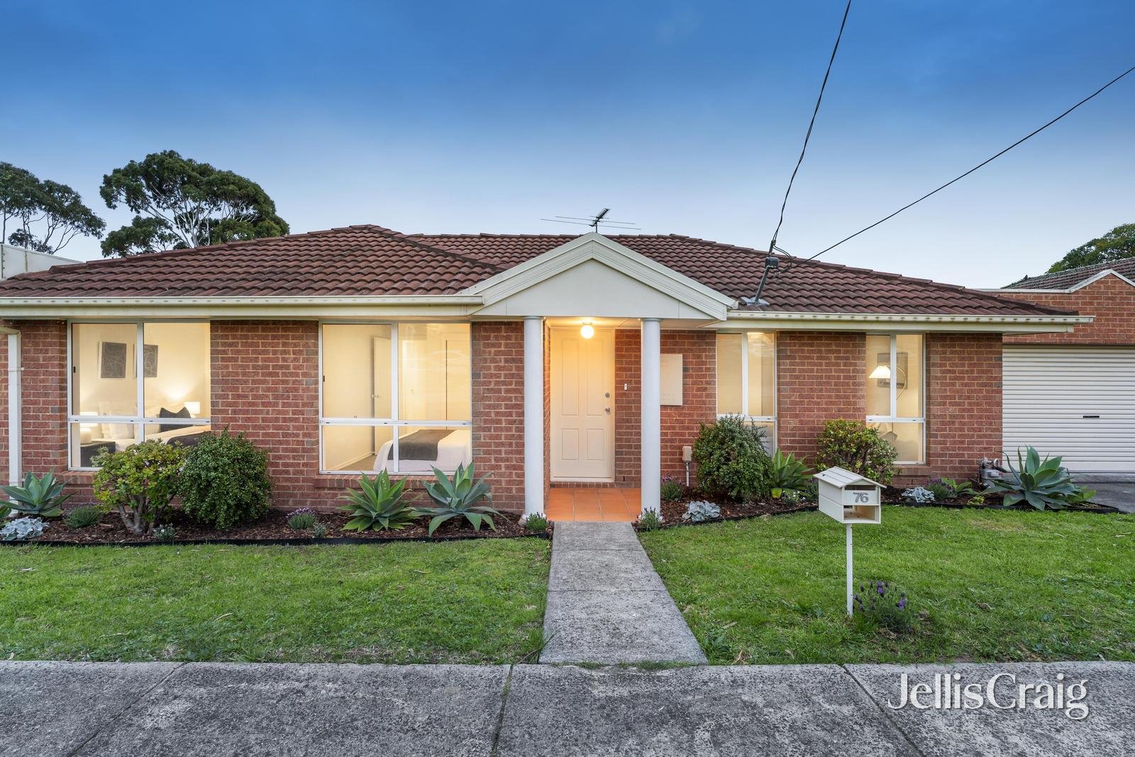 76 Larch Crescent, Mount Waverley image 1