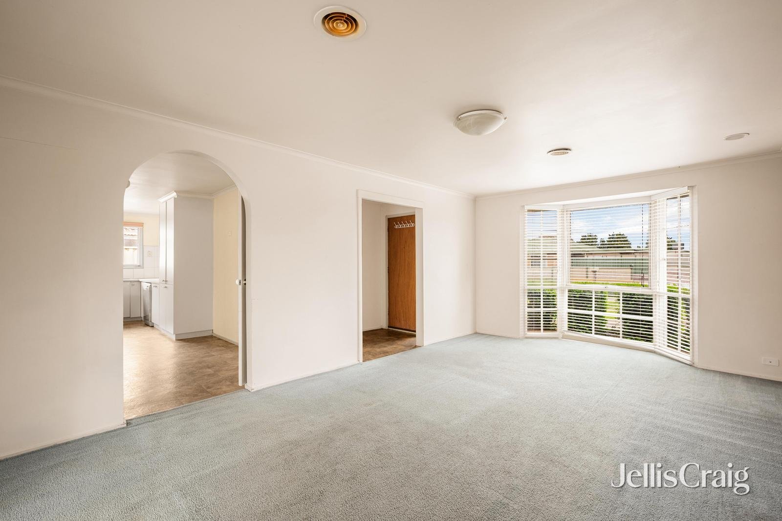 76 Mitford Crescent, Craigieburn image 2