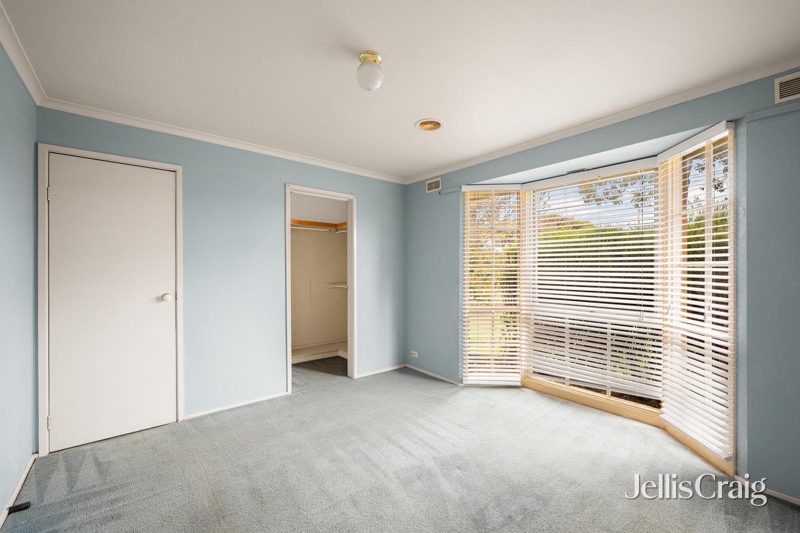 76 Mitford Crescent, Craigieburn image 6