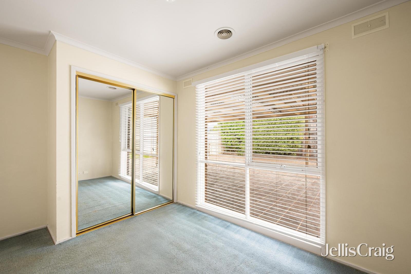 76 Mitford Crescent, Craigieburn image 7