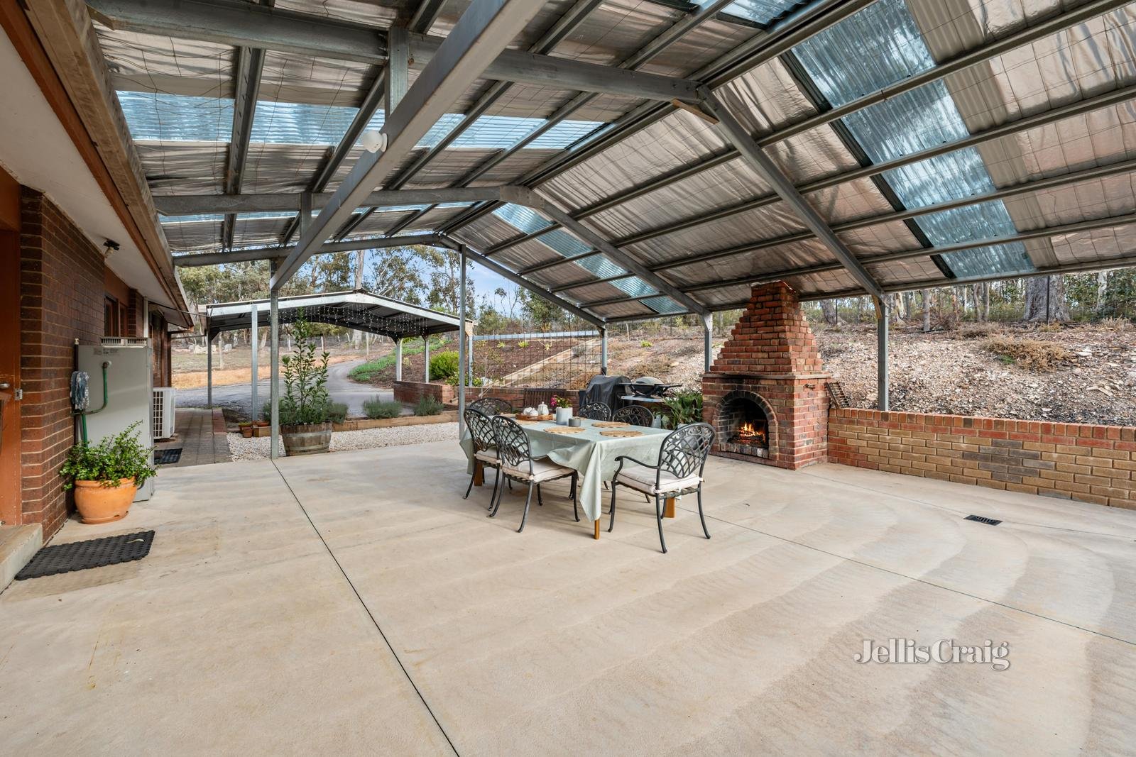 76 Moscript Street, Campbells Creek image 3