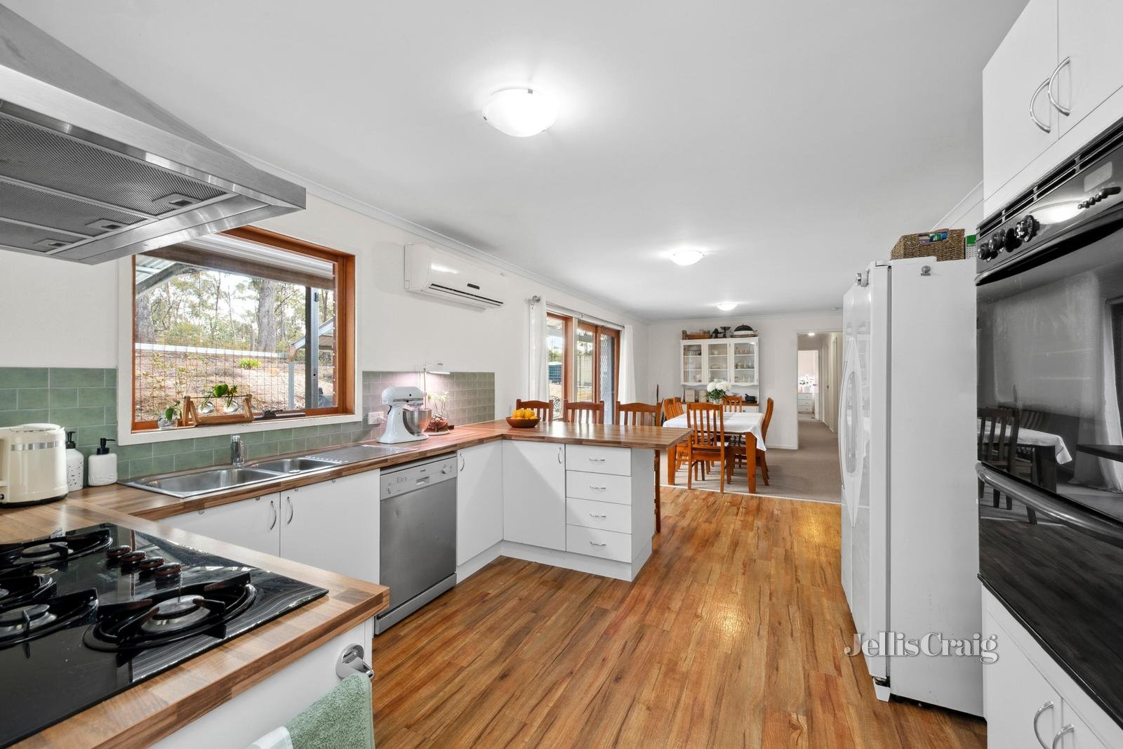 76 Moscript Street, Campbells Creek image 4