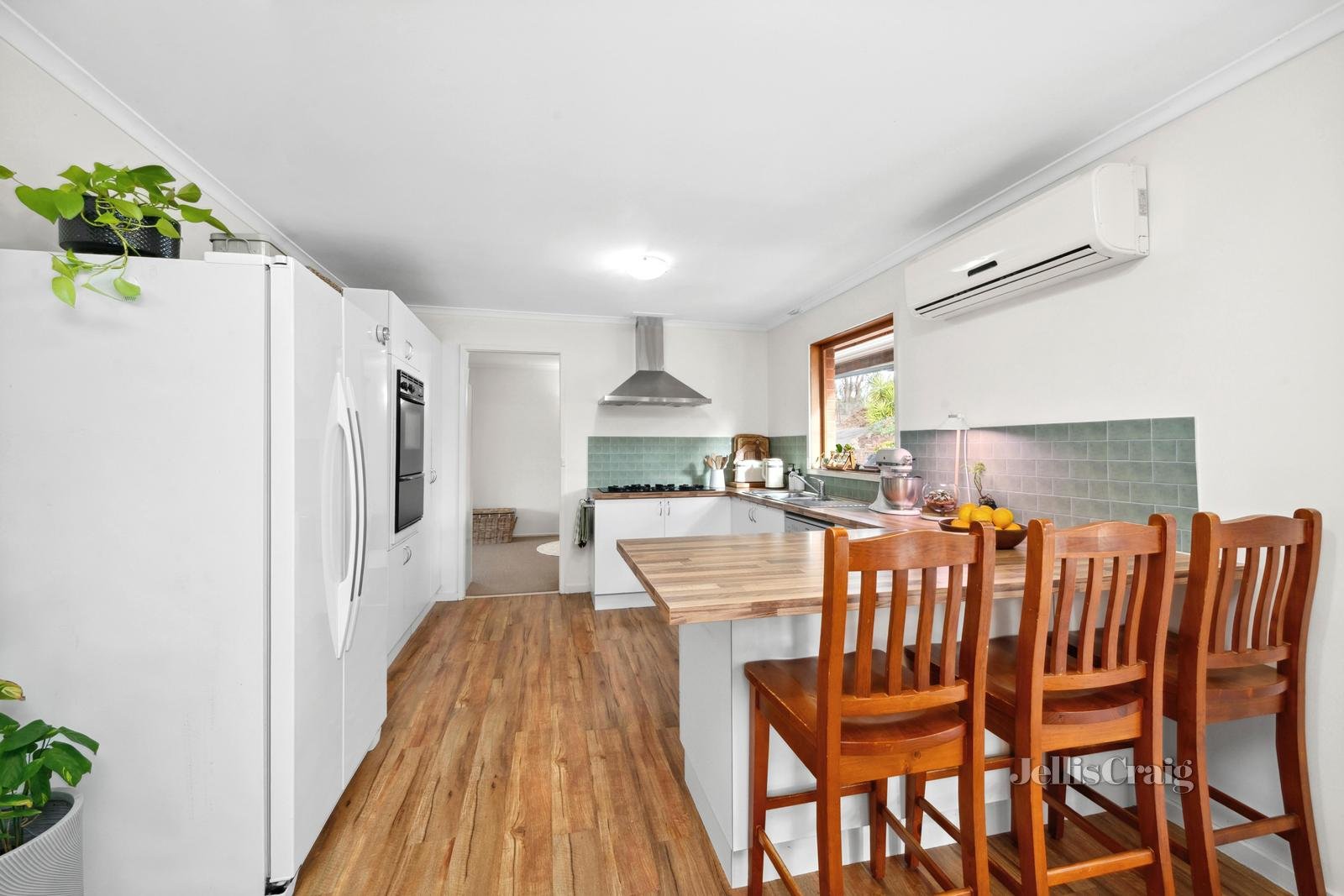 76 Moscript Street, Campbells Creek image 5