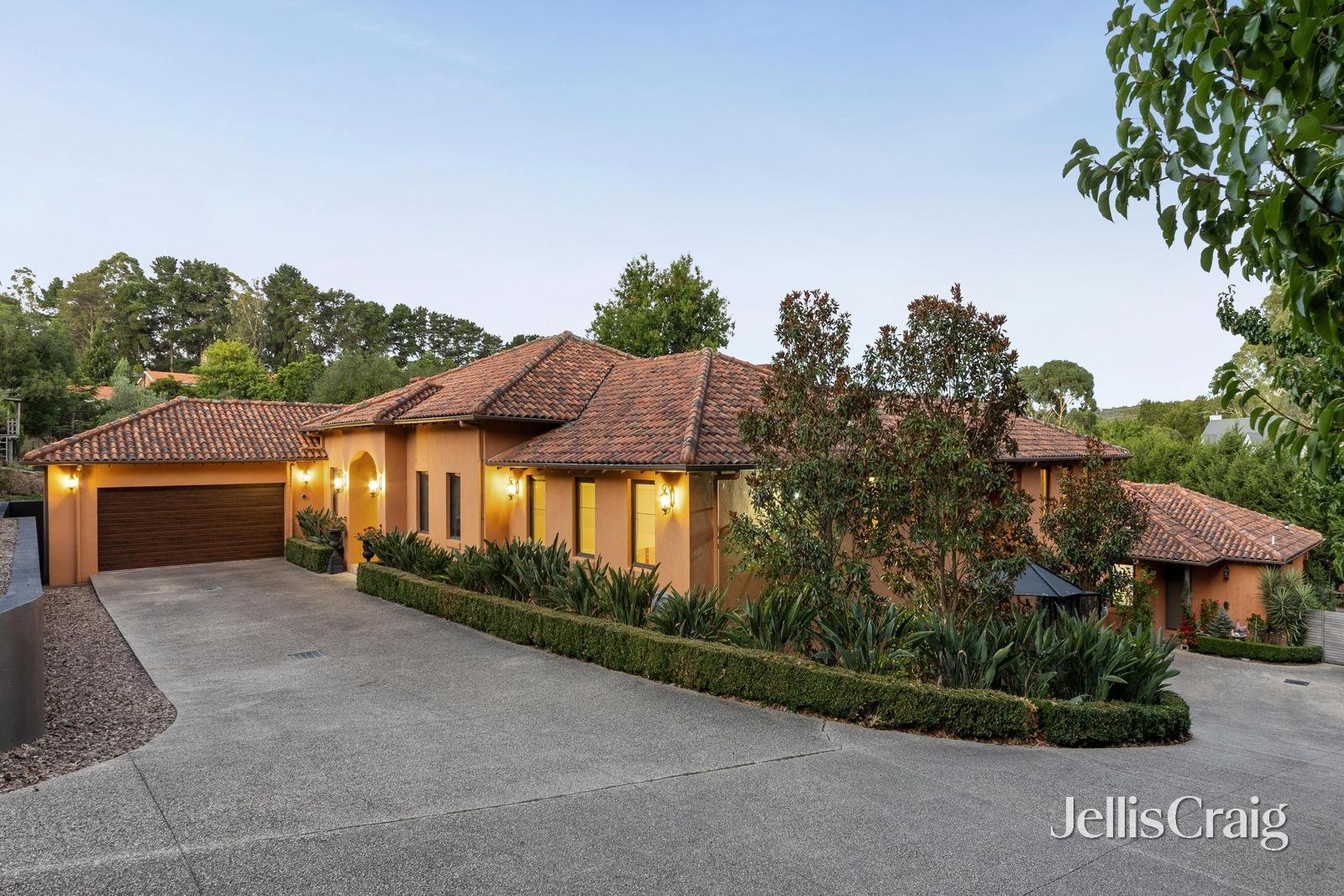 76 Old Warrandyte Road, Donvale image 1