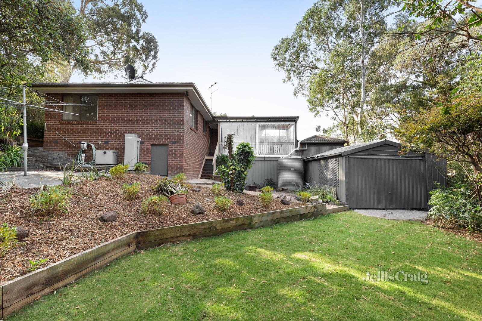 76 Pinehills Drive, Greensborough image 14