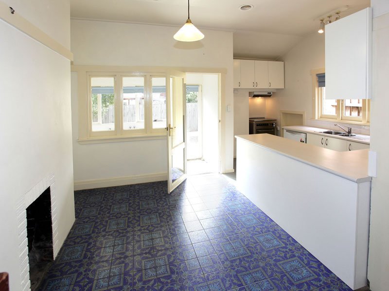 76 Spray Street, Elwood image 2