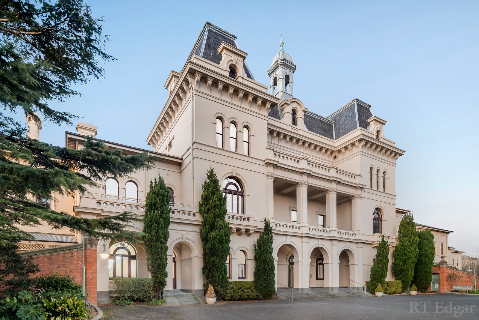 Property Gallery Thumbnail 2