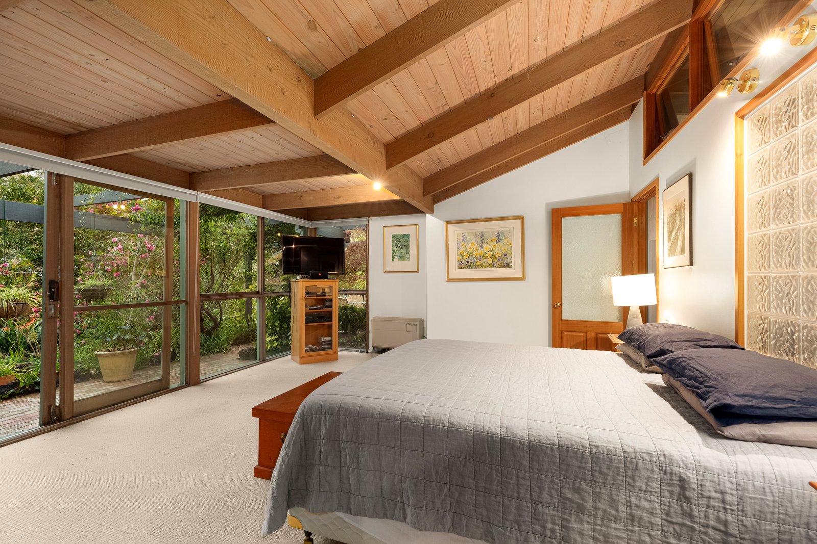 Property Gallery Thumbnail 6