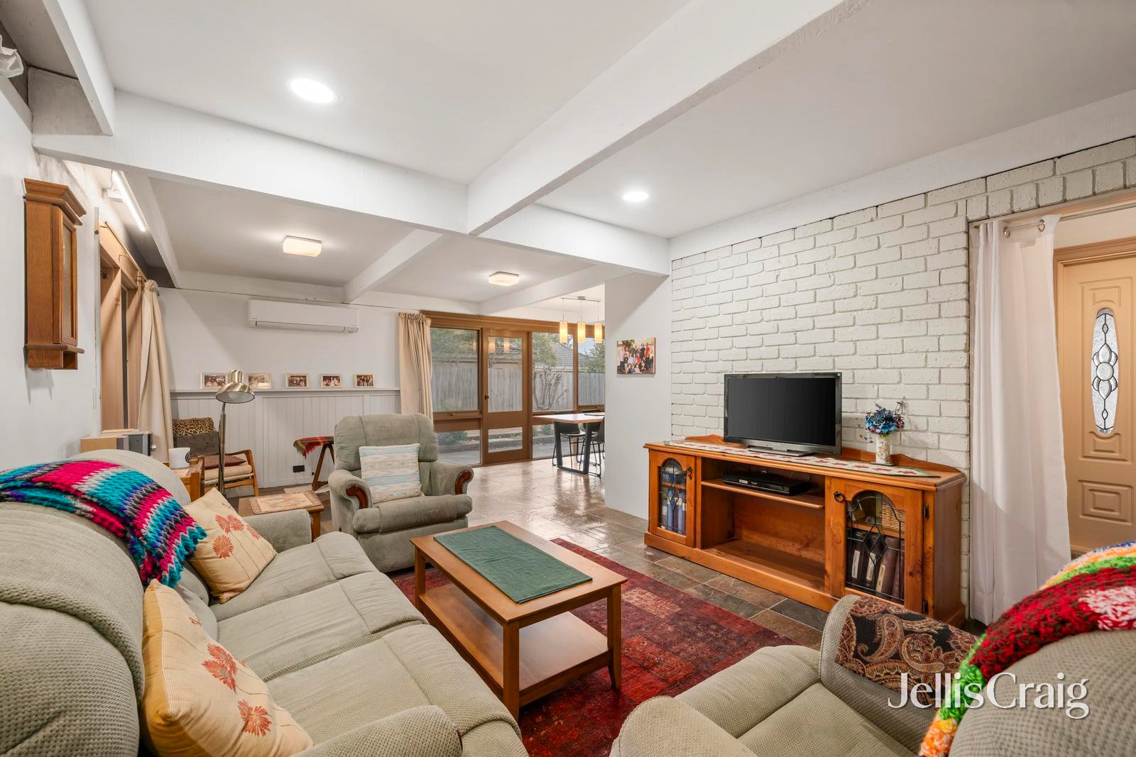 76 Woodville Road, Mooroolbark image 2
