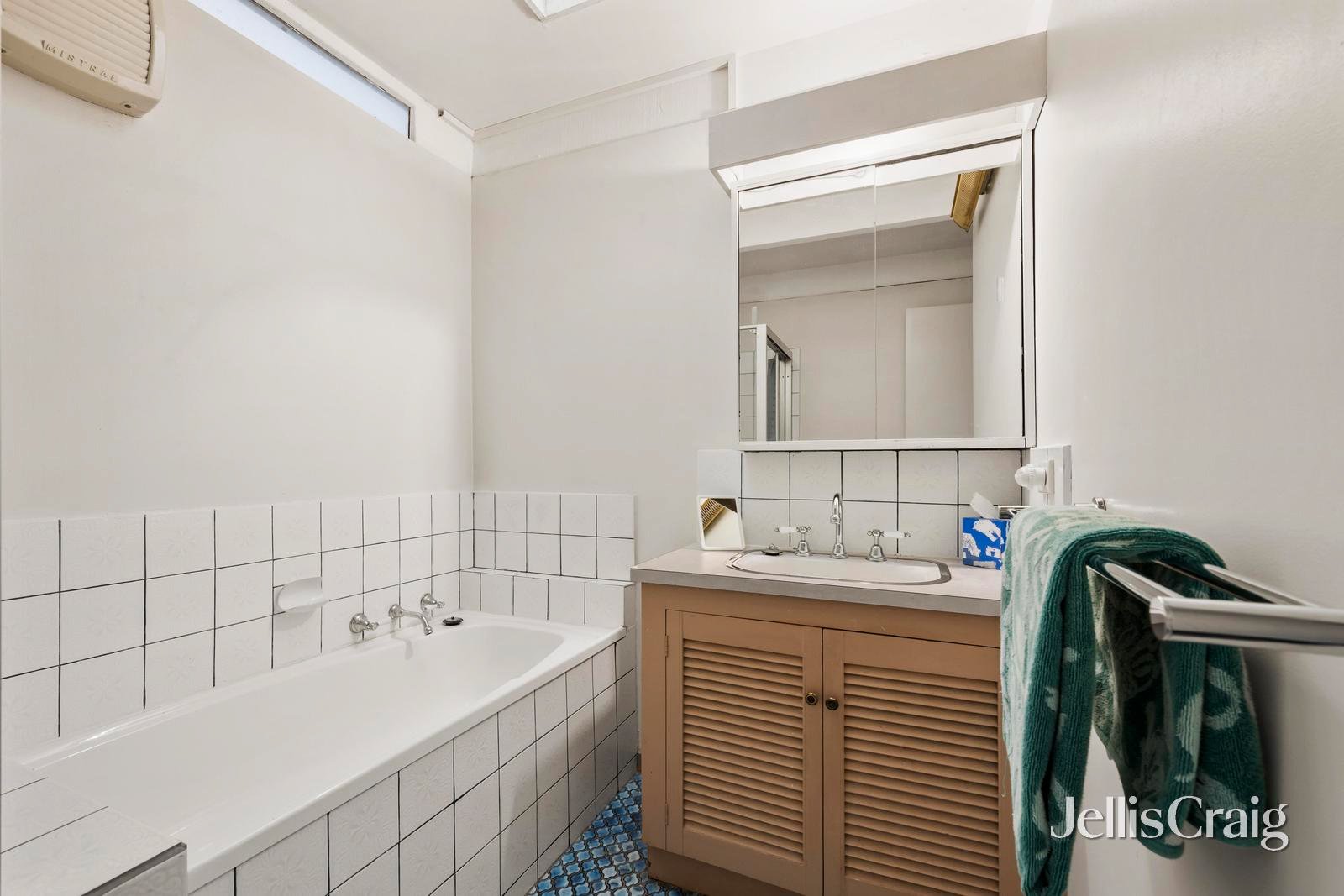 76 Woodville Road, Mooroolbark image 13