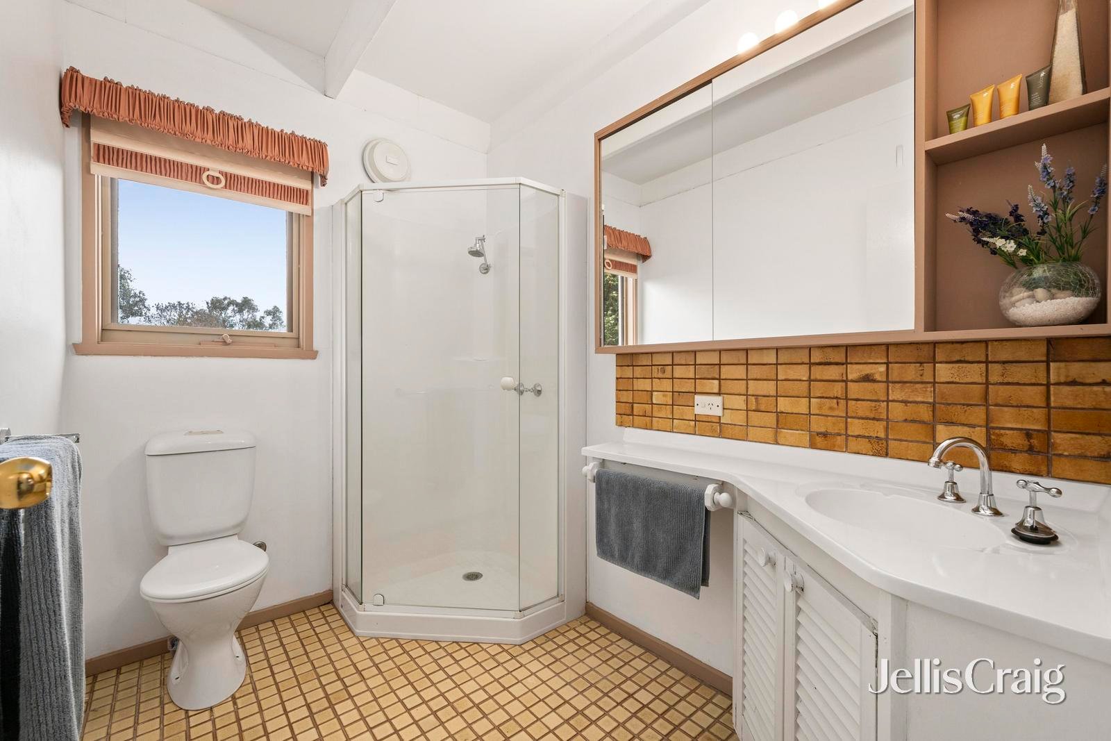 76 Woodville Road, Mooroolbark image 15
