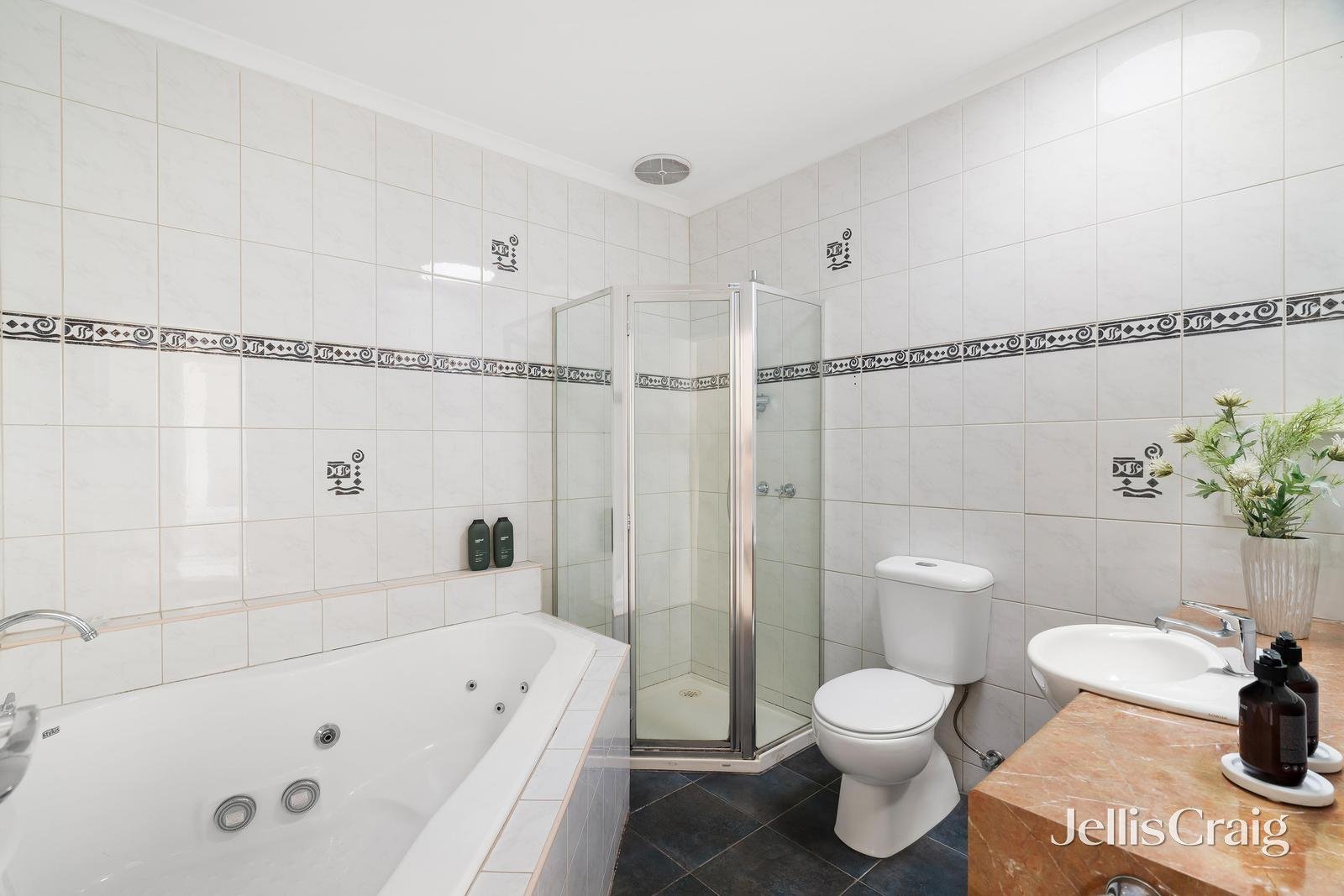 7/60 Sweyn Street, Balwyn North image 7