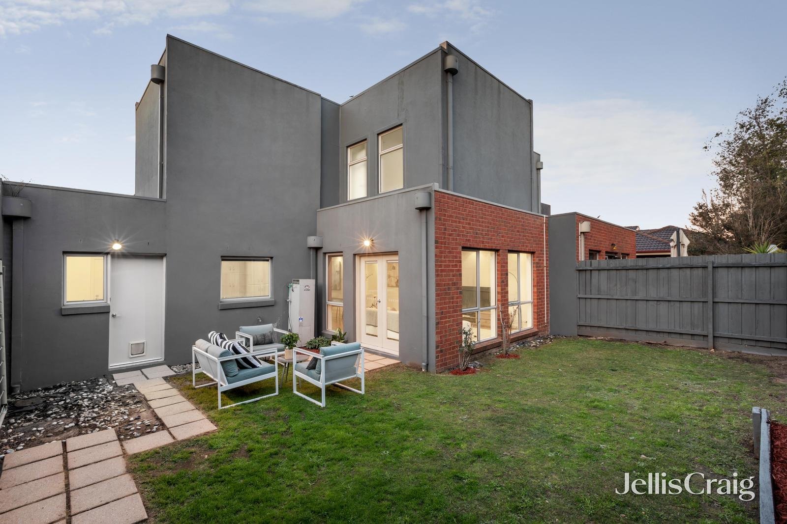 7/60 Sweyn Street, Balwyn North image 8